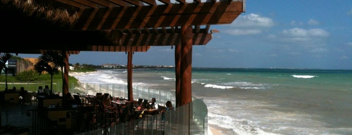 Las Brisas Restaurant & Lounge Bar is one of Riviera Maya/Playa del Carmen/Tulum.