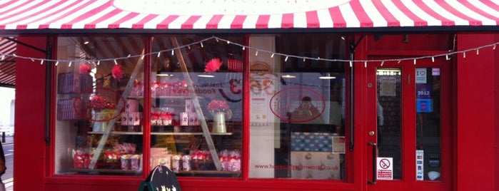 Hope & Greenwood Old Fashioned Sweet Shop is one of Chocolate London.