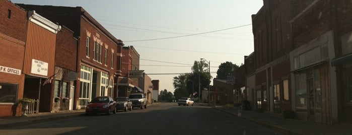 Town of Summitville is one of Towns of Indiana: Central Edition.