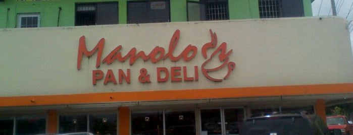 Manolo's Pan & Deli is one of Lugares favoritos de A..