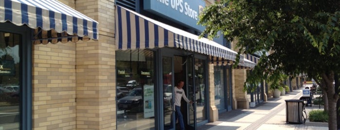 The UPS Store is one of John'un Beğendiği Mekanlar.