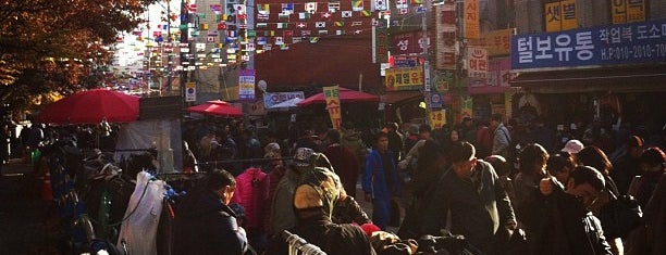 Dongdaemun Market is one of Guide to SEOUL(서울)'s best spots(ソウルの観光名所).
