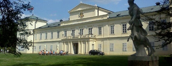 Kynzvart Castle is one of České hrady a zámky.