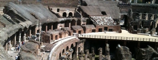 Colosseum is one of Bennissimo Italia.