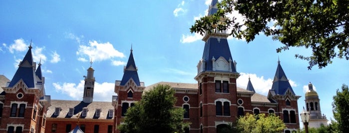 The Quadrangle is one of Baylor University Tour.