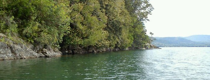 Lago Calafquén is one of Cristián'ın Beğendiği Mekanlar.