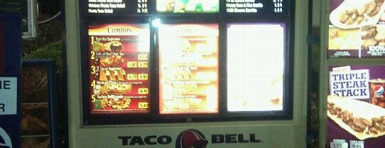 Taco Bell is one of Tempat yang Disukai Michael.