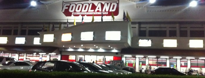 Foodland is one of Locais curtidos por 🍹Tückÿ♛Vïvä🍹.