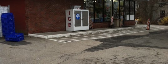 Cumberland Farms is one of Rob'un Beğendiği Mekanlar.