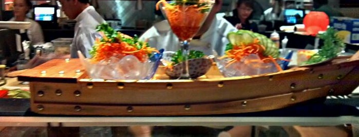 Bluefin Sushi & Thai Grill is one of Tempat yang Disukai Sorora.