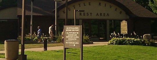 Kettle River Rest Area (northbound) is one of Lugares favoritos de Nate.