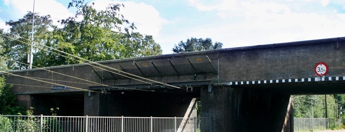 Viaduct over spoorlijn is one of Dudok in Hilversum.