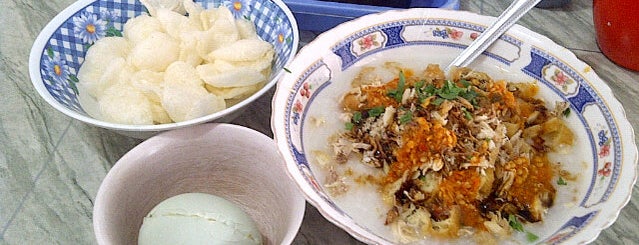 Bubur Ayam Bandung Kartika is one of Wisata Kuliner Samarinda.