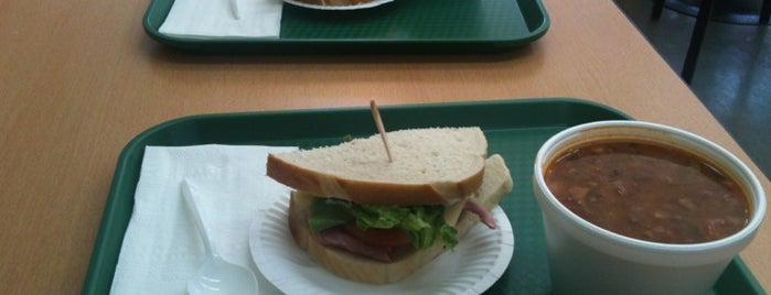 Muntean's Sandwiches and Soups is one of Lunch Spots.
