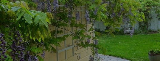 Tea Garden Inn is one of Alexander Valley Lodgings.