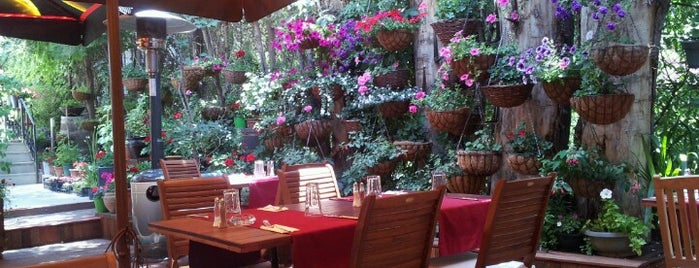 Fige Restaurant is one of Tempat yang Disukai Fatih.