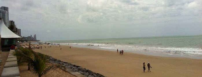 Praia de Boa Viagem is one of Onde ir em Recife.