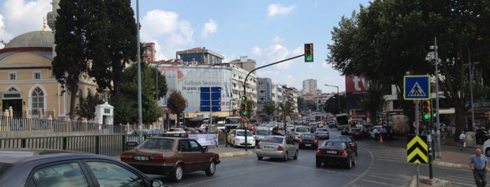 Kızıltoprak is one of Kadıköy.