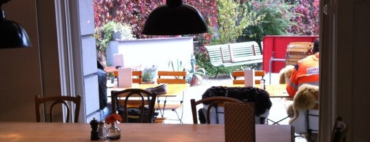 Café des Amis is one of Wifi & Coffee Spots in Zurich.