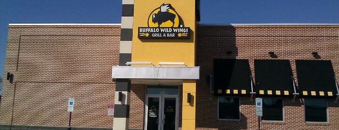 Buffalo Wild Wings is one of สถานที่ที่ Luis ถูกใจ.