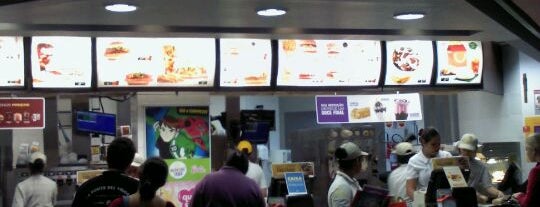 McDonald's is one of Locais curtidos por Steinway.