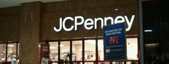 JCPenney is one of Orte, die Tracey gefallen.