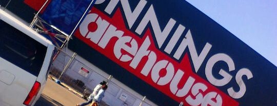 Bunnings Warehouse is one of Jasonさんのお気に入りスポット.