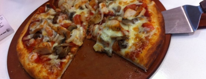 Canadian Pizza Wangsa Link is one of Makan @ KL #12.