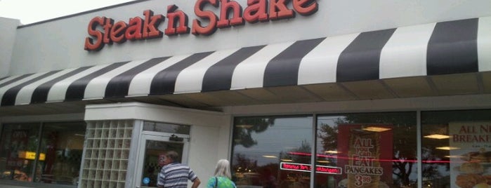 Steak 'n Shake is one of สถานที่ที่ Dave ถูกใจ.