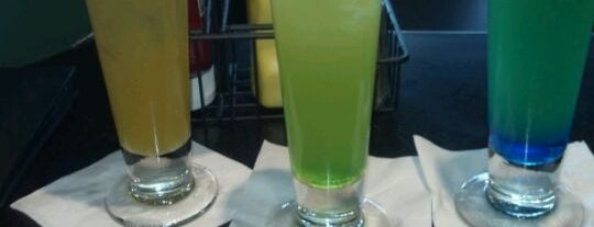 Toppers Sports Bar & Grill is one of Drinks!.