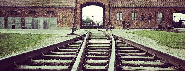 Miejsce Pamięci i Muzeum Auschwitz-Birkenau is one of Carl'ın Beğendiği Mekanlar.