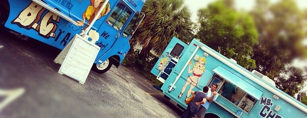 Food Trucks Cypress And Powerline is one of Posti che sono piaciuti a Diego.