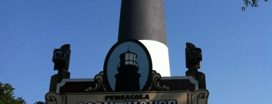 Pensacola Lighthouse-NAS is one of Locais curtidos por Sam.