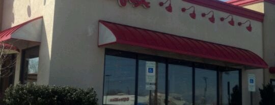 Chick-fil-A is one of Lugares favoritos de Sandy.