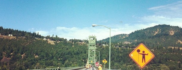 Hood River Toll Bridge is one of Andrewさんのお気に入りスポット.