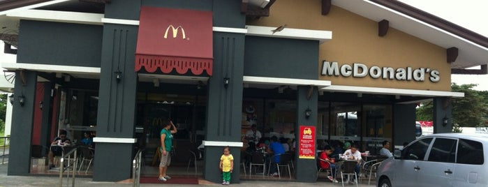 McDonald's is one of Tempat yang Disukai Deanna.