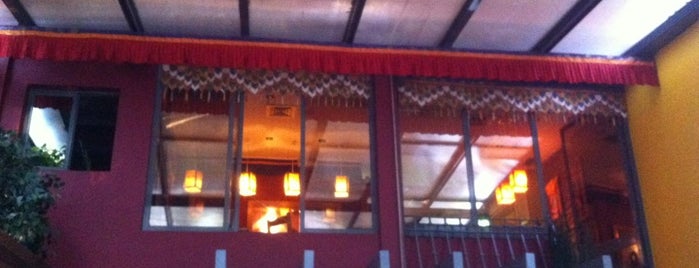 Os Tibetanos is one of Lisboa ... restaurantes.