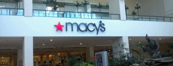 Macy's is one of Orte, die Manny gefallen.