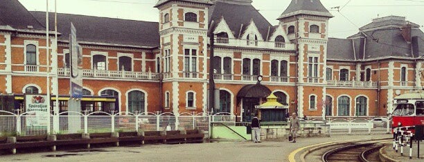 Bahnhof Miskolc-Tiszai is one of Pályaudvarok, vasútállomások (Train Stations).