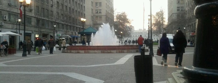 Paseo Bulnes 80 is one of Naturaleza, Plazas y Aire libre.