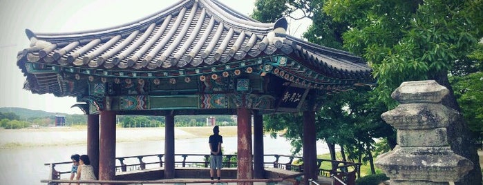 Silleuksa is one of 한국 33 관음 성지 / Korean 33 Kannon Pilgrimage Sites.
