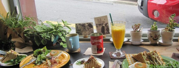 뉴질랜드스토리 is one of Must-visit Cafés.