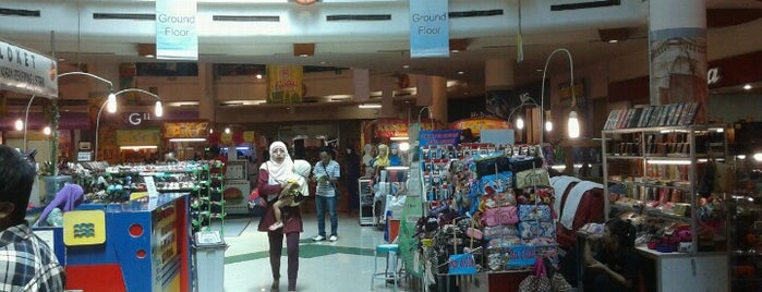 Pacific Mall is one of KOTA TEGAL.