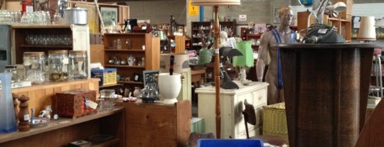 Waverley Antiques & Collectables Bazaar is one of Melbourne  To Do's.