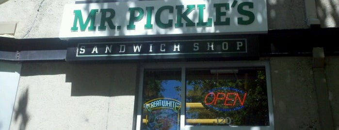 Mr. Pickle's Sandwich Shop is one of สถานที่ที่ Rae ถูกใจ.