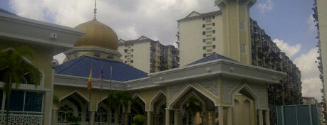 Masjid Bandar Baru Ampang is one of Masjid & Surau.