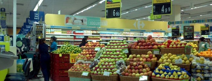 Carrefour is one of Lugares favoritos de Joao.