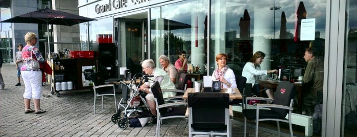 Grand Cafe Centre Ville is one of Lugares favoritos de Ken.