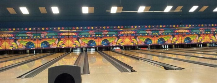 The Zone Bowling Center is one of Posti che sono piaciuti a Shari.