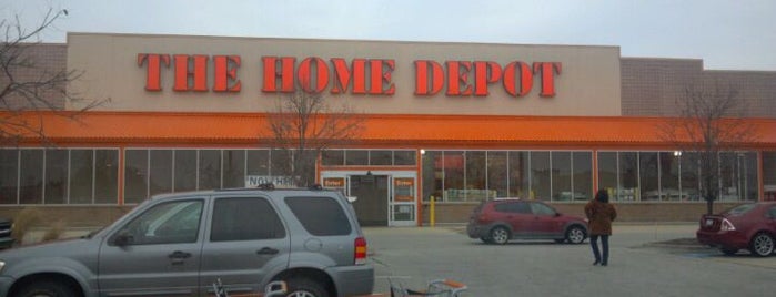 The Home Depot is one of Locais salvos de Yvonne.